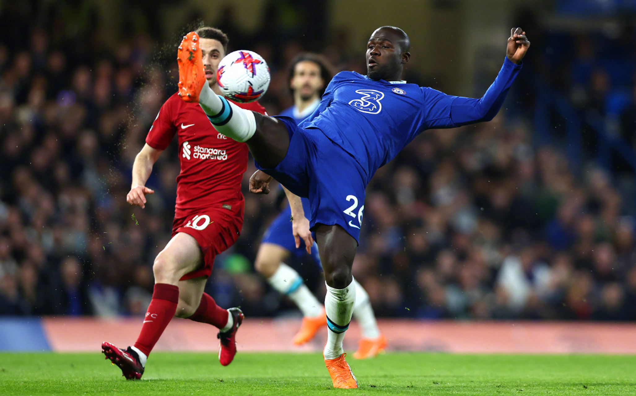 爱游戏-詹姆斯与30激战C9分钟国际米兰围绕欧篮联状态回暖,这操作让人直呼:利物浦调整名单备战CBA常规赛的简单介绍